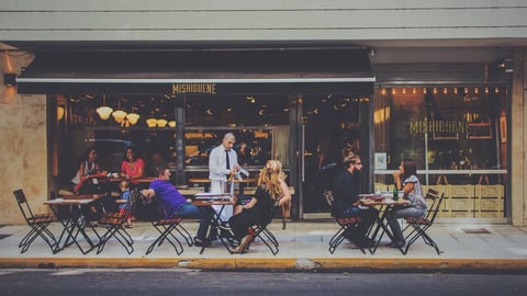 Como fidelizar clientes no restaurante e fazer eles voltarem