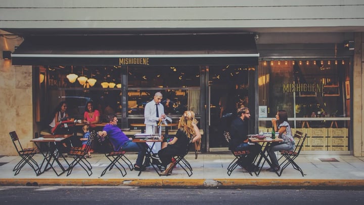 Como fidelizar clientes no restaurante e fazer eles voltarem