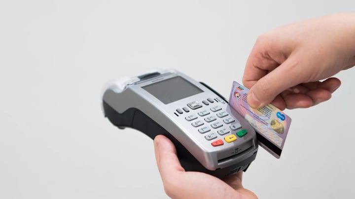 Taxas da maquininha de cartão: como comparar antes de escolher